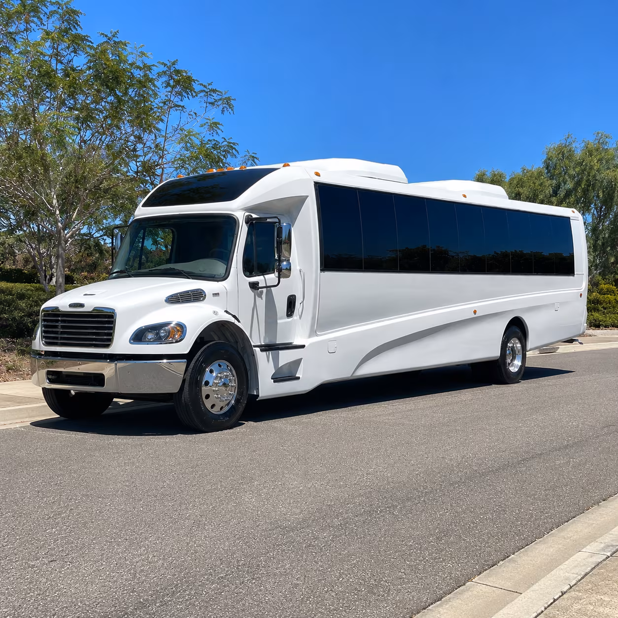 parma 18 passenger minibus